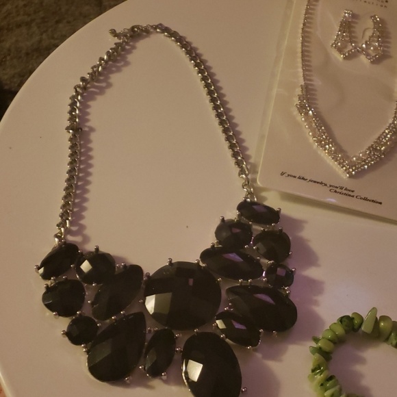 Assorted Jewlery - Picture 2 of 5